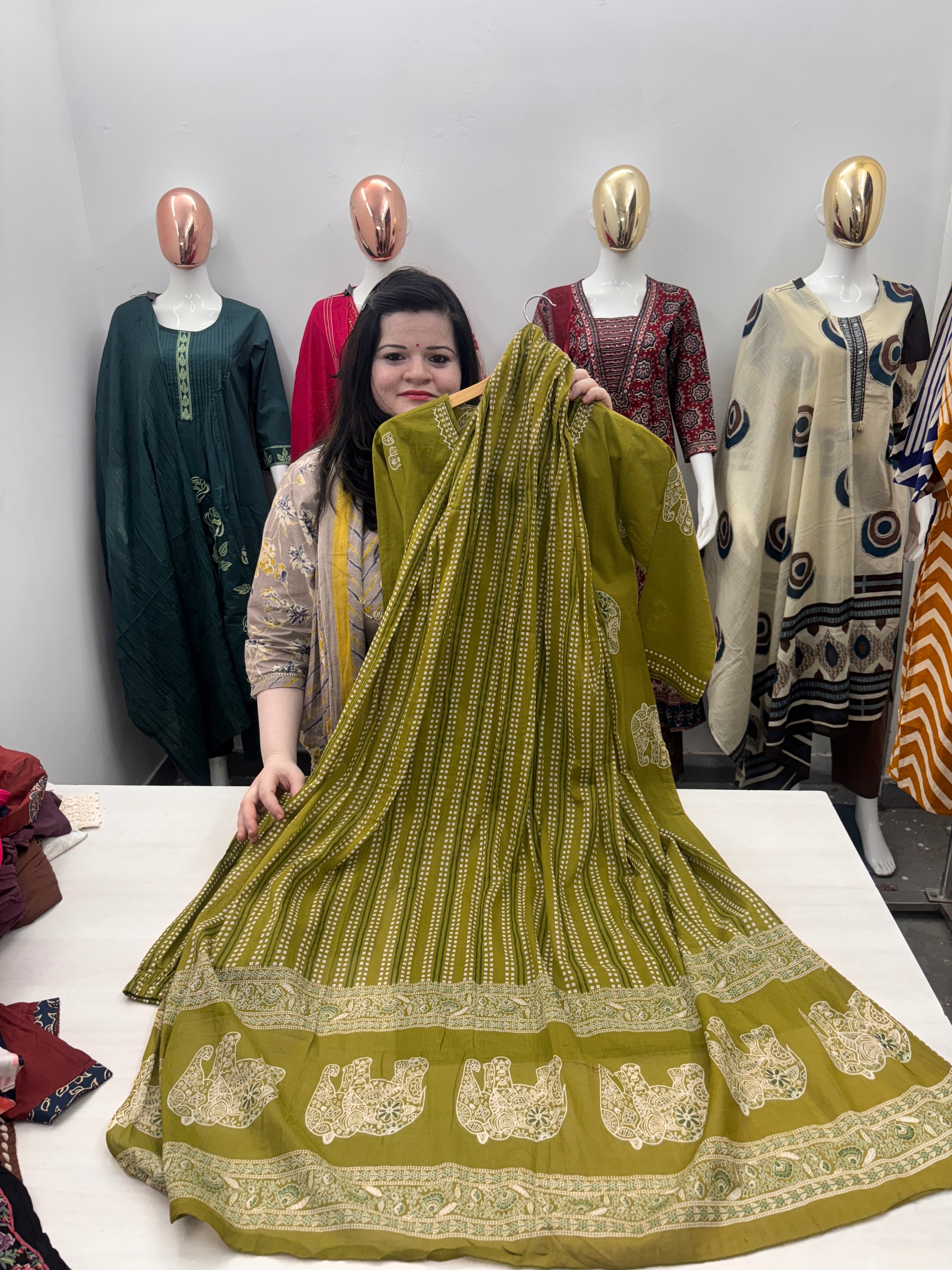 Straight elephant print dupatta set