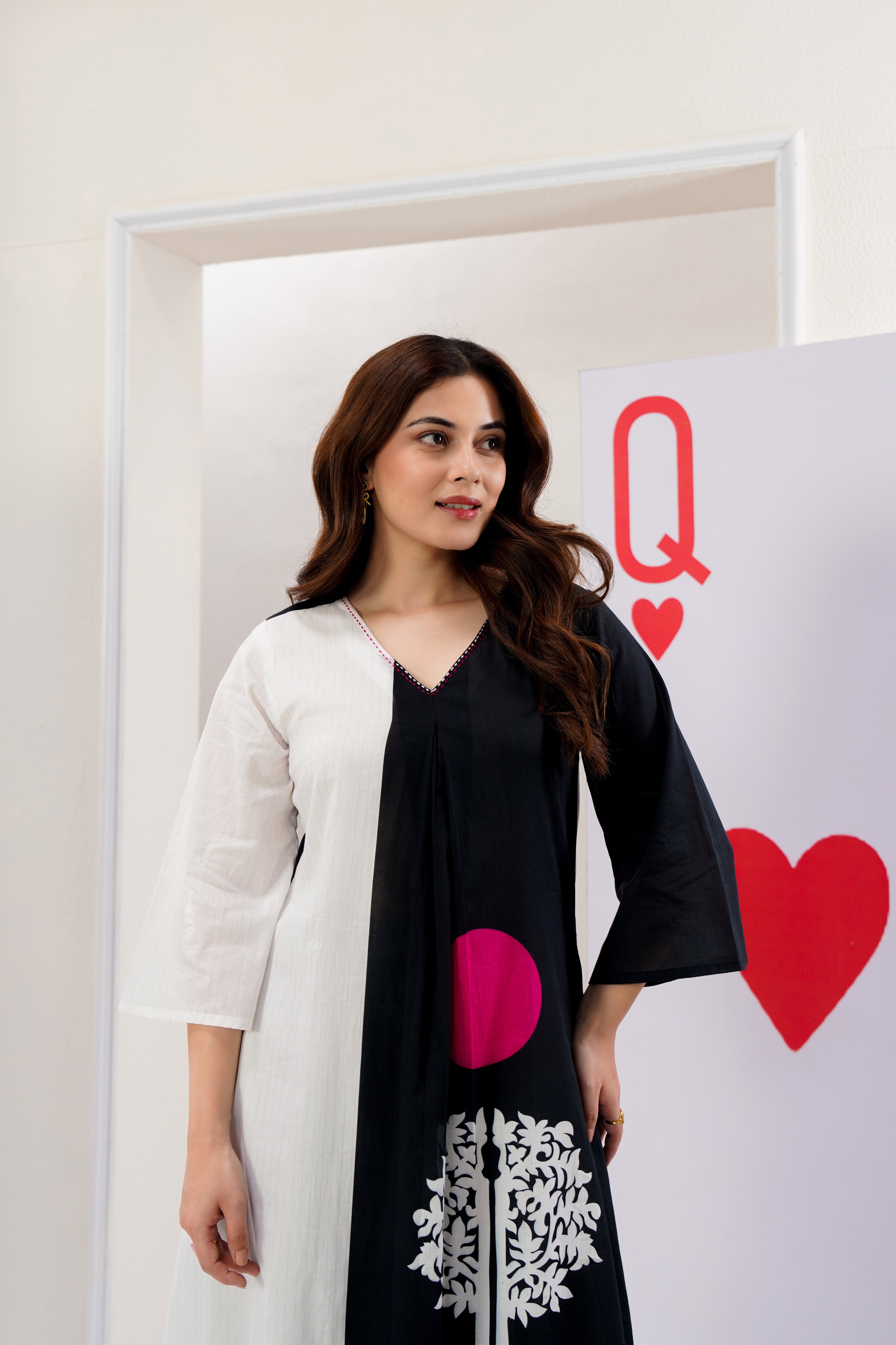 Women Black & White Color Block A-Line Kurta with Abstract Print | Elegant V-Neck Casual & Office Wear Kurti