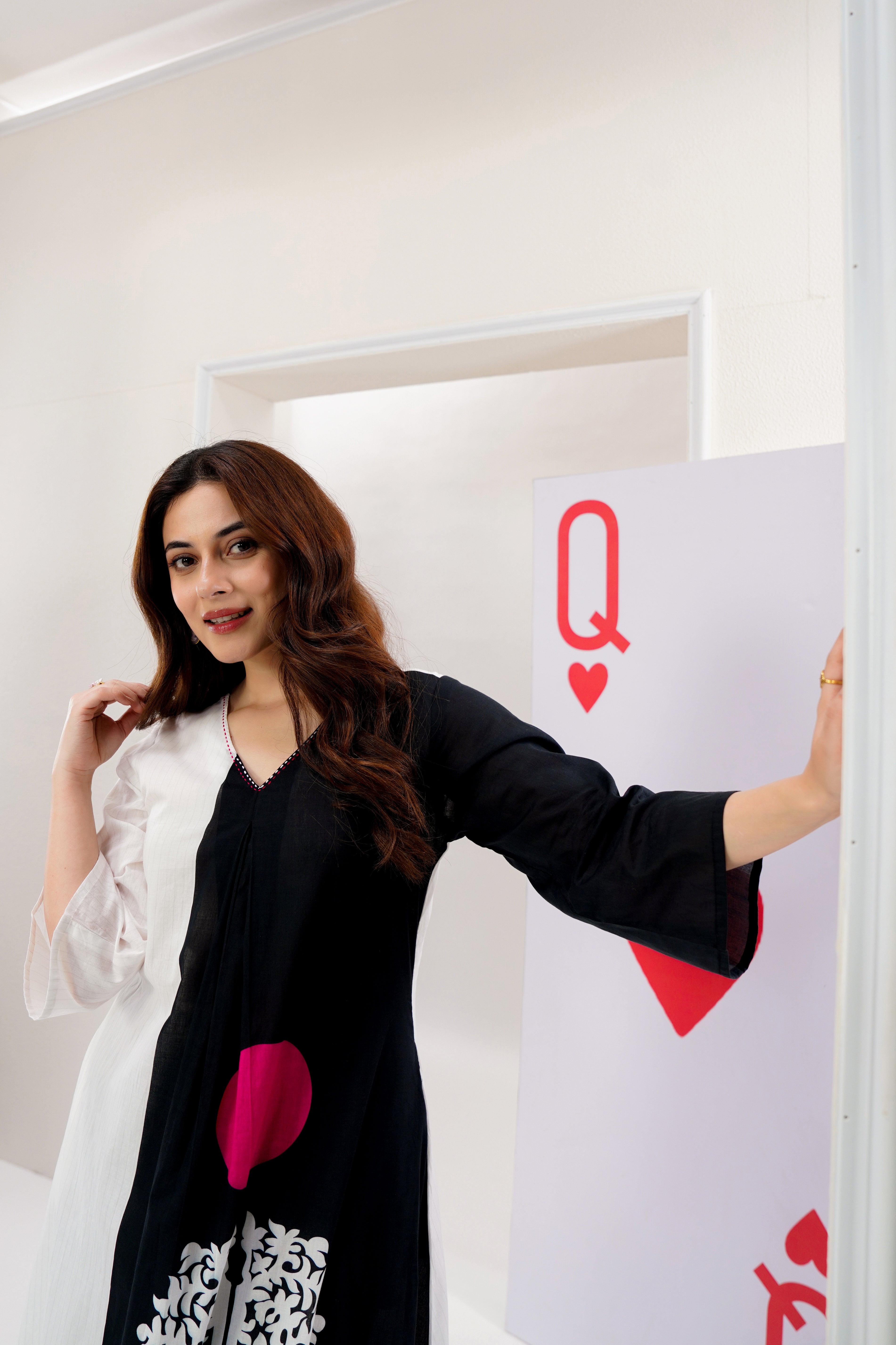 Women Black & White Color Block A-Line Kurta with Abstract Print | Elegant V-Neck Casual & Office Wear Kurti