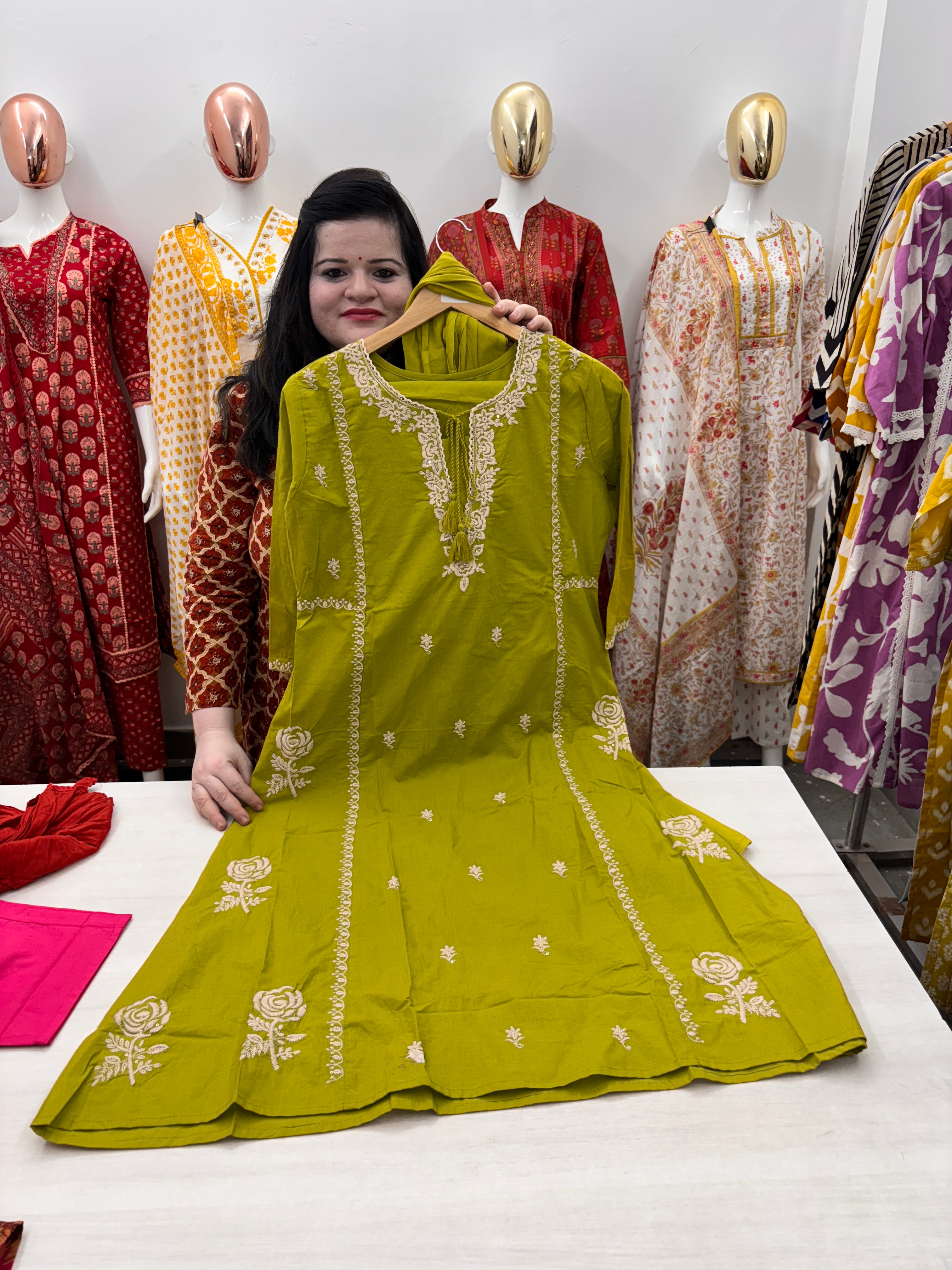 cotton 3pc Beautiful neck embroidery with laces