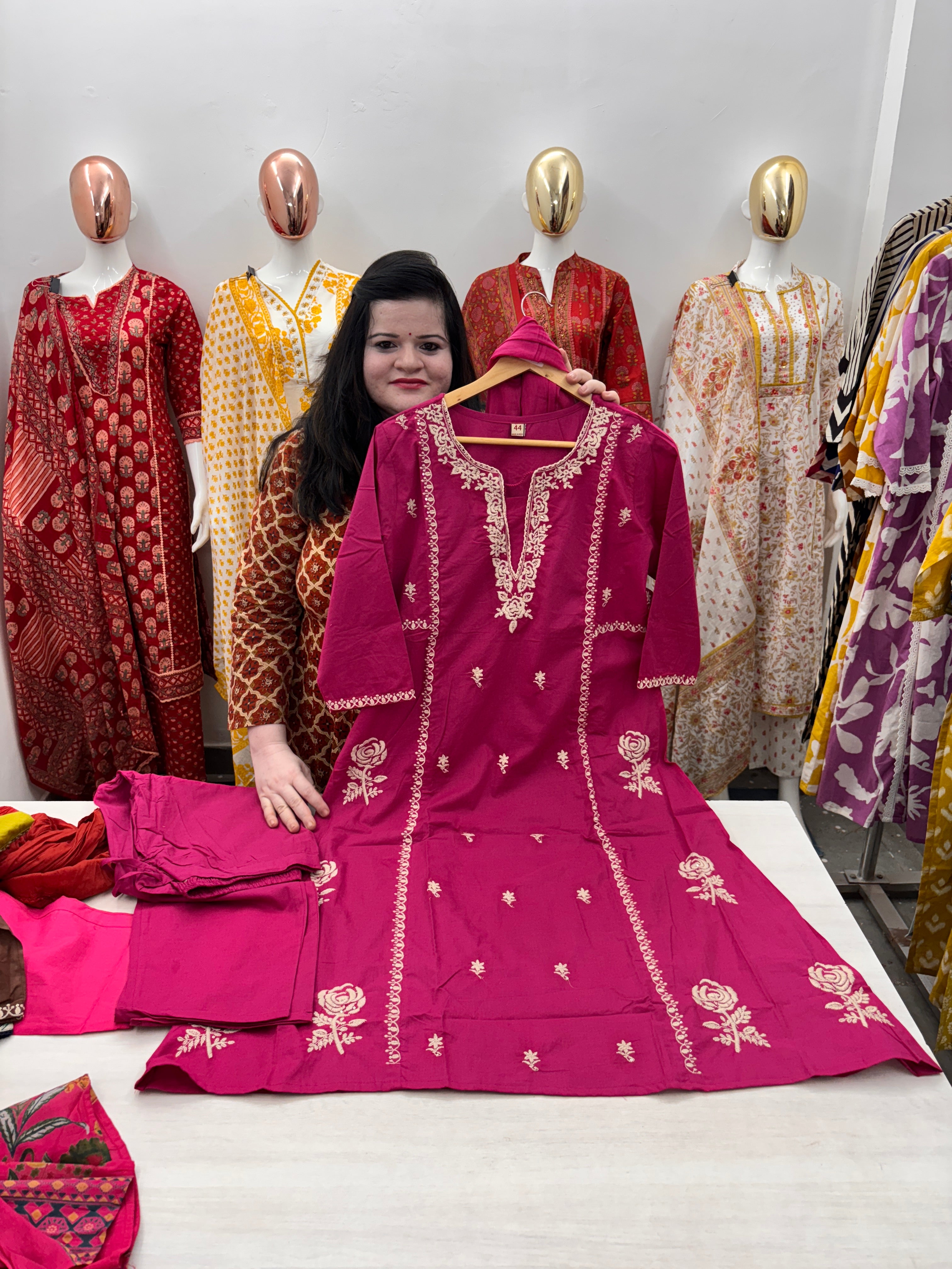 cotton 3pc Beautiful neck embroidery with laces