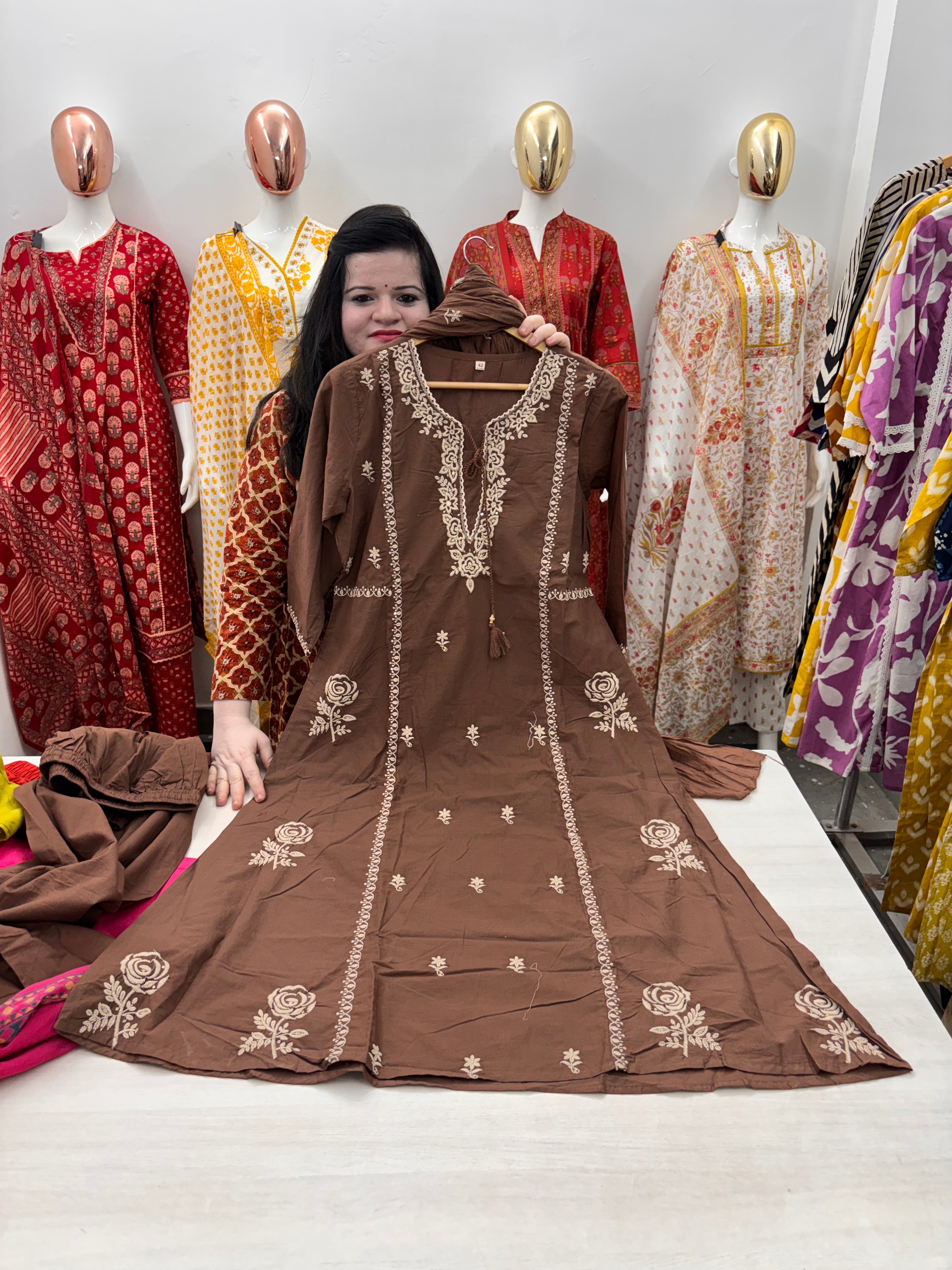 cotton 3pc Beautiful neck embroidery with laces