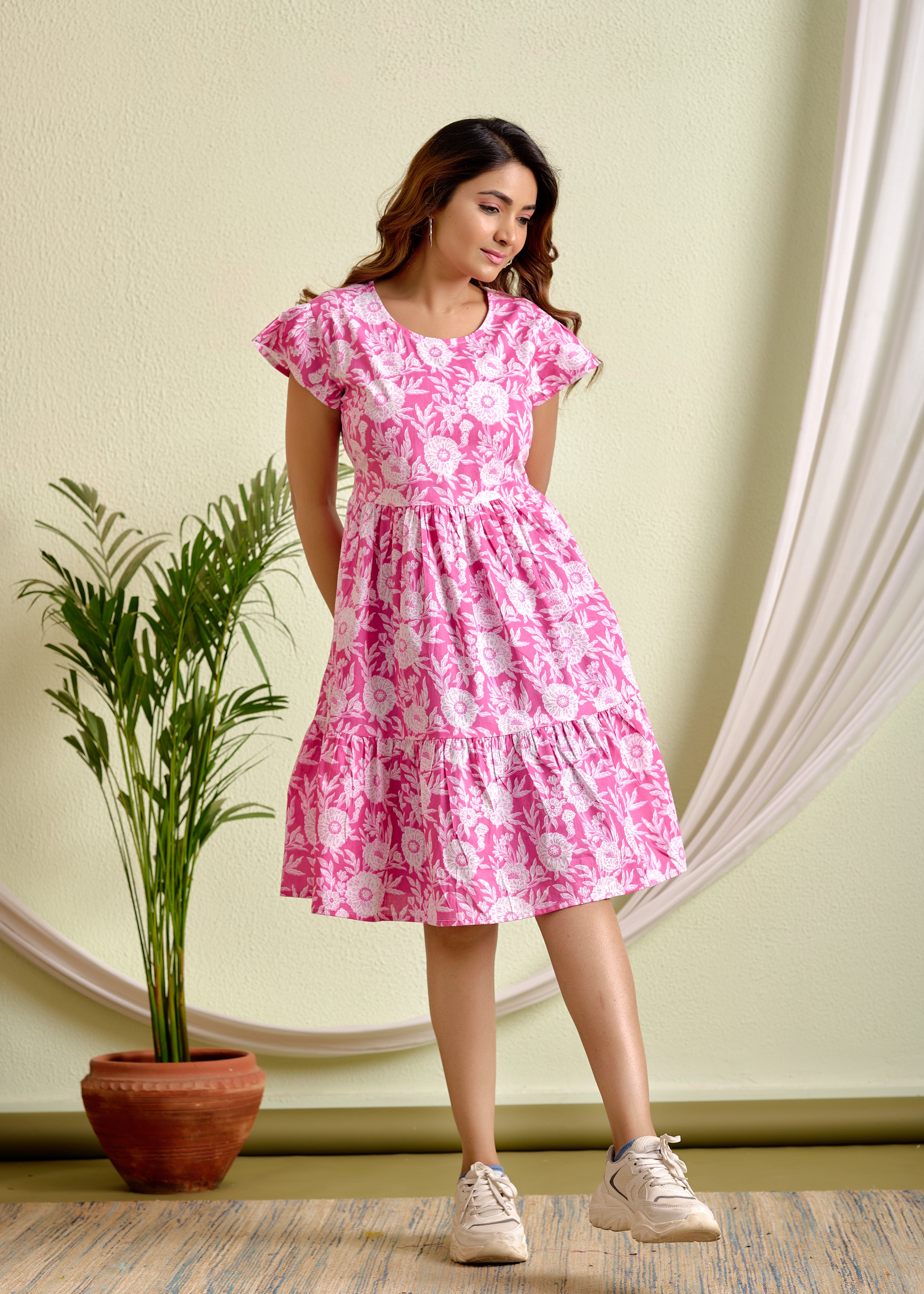 Short cotton dress for girls