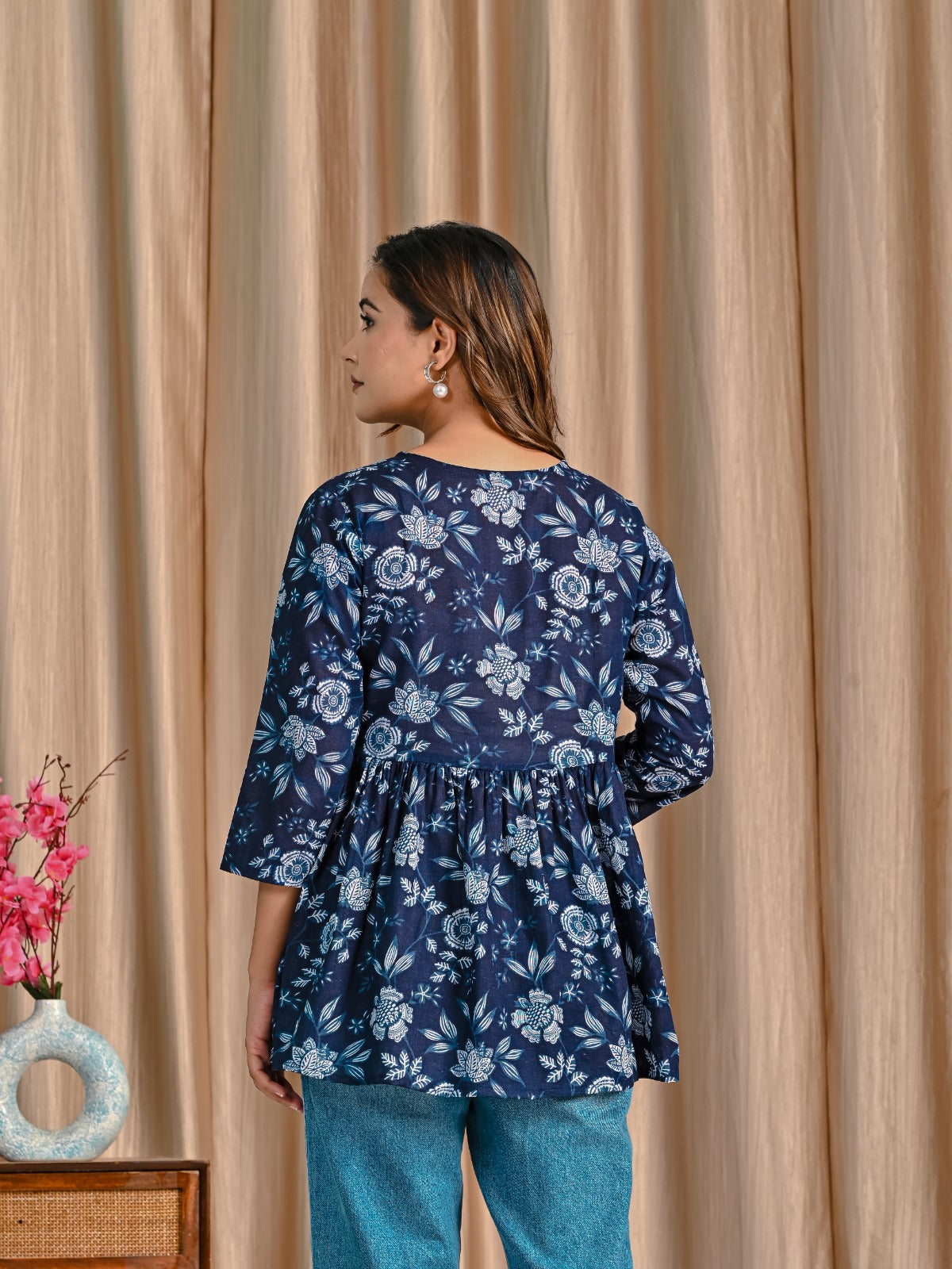 Short cotton top for girls