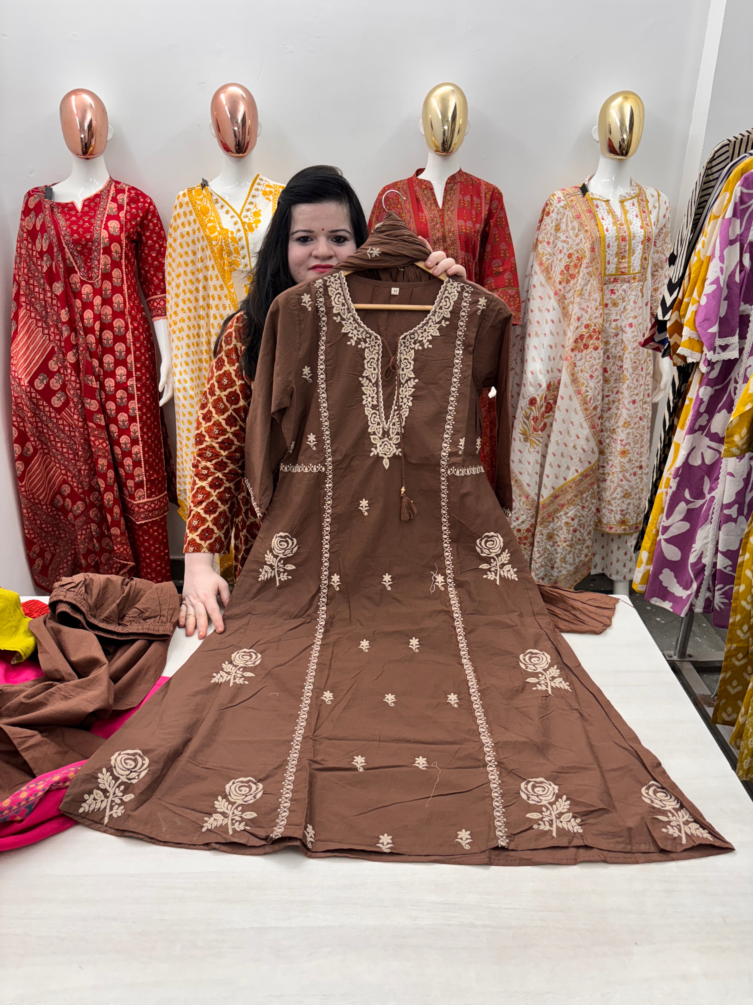 cotton 3pc Beautiful neck embroidery with laces