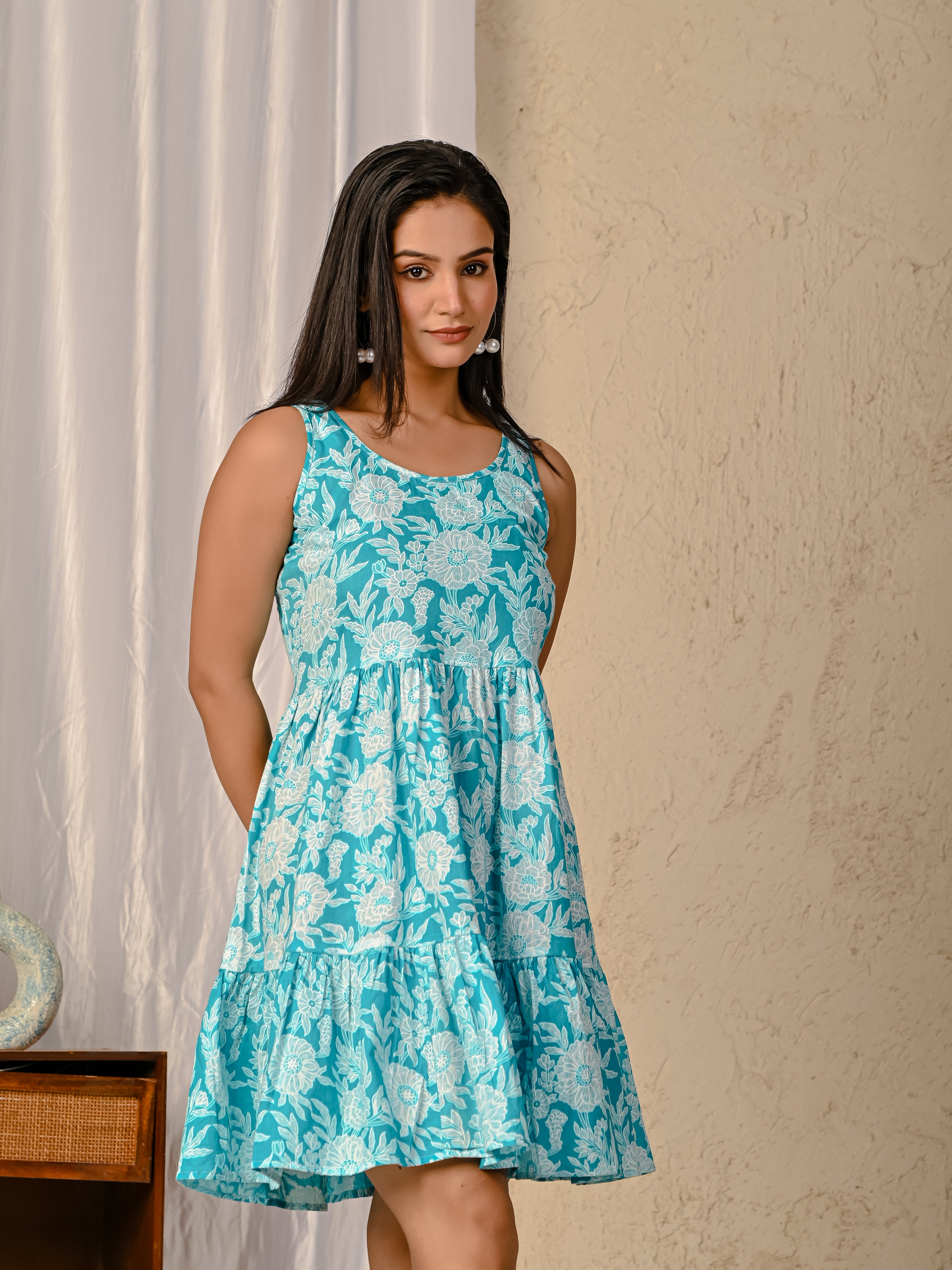 Short sleeveless cotton dress for girls